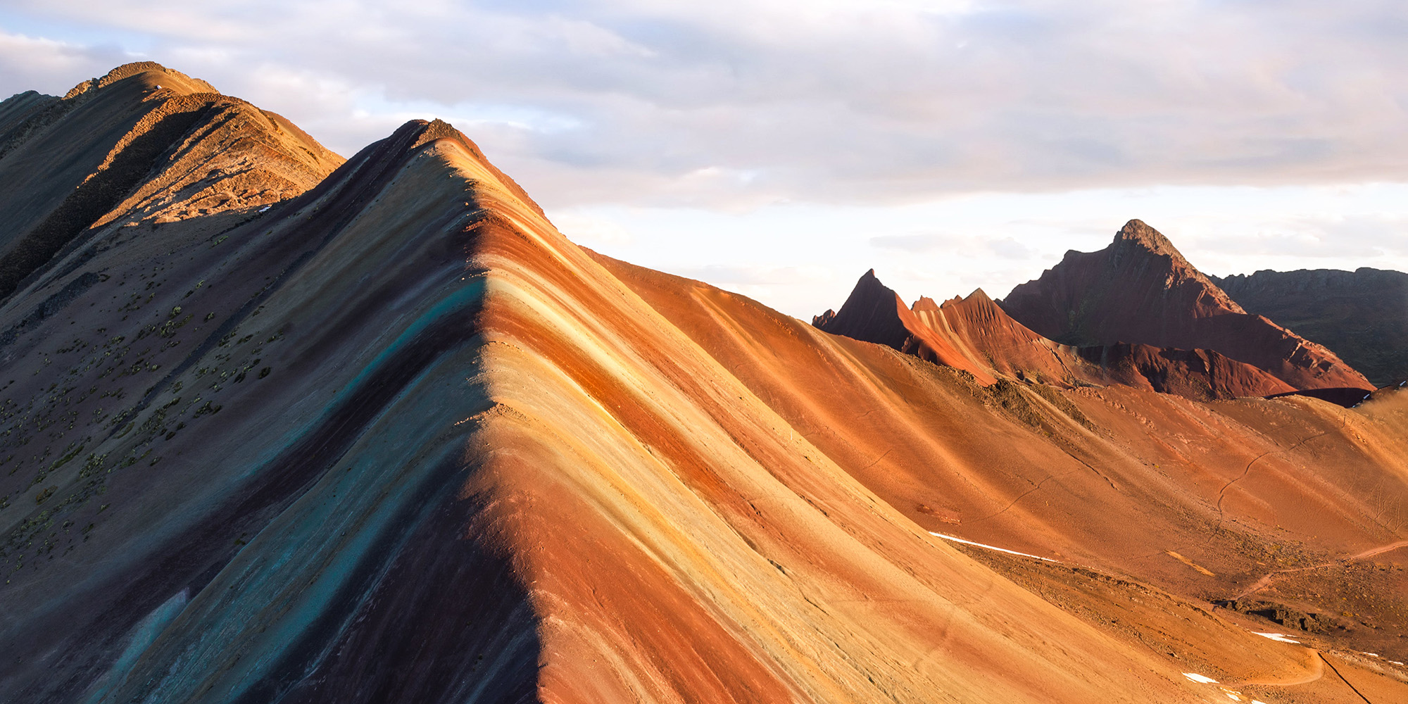 Les paysages majestueux de la Montagne arc-en-ciel