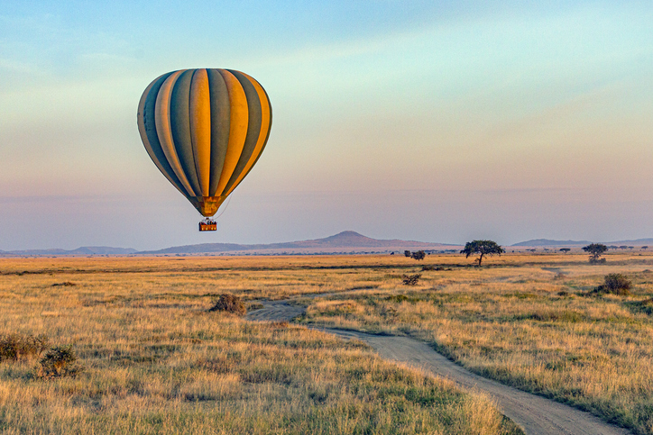 Vol en montgolfière dans le parc national du Serengeti, en Tanzanie