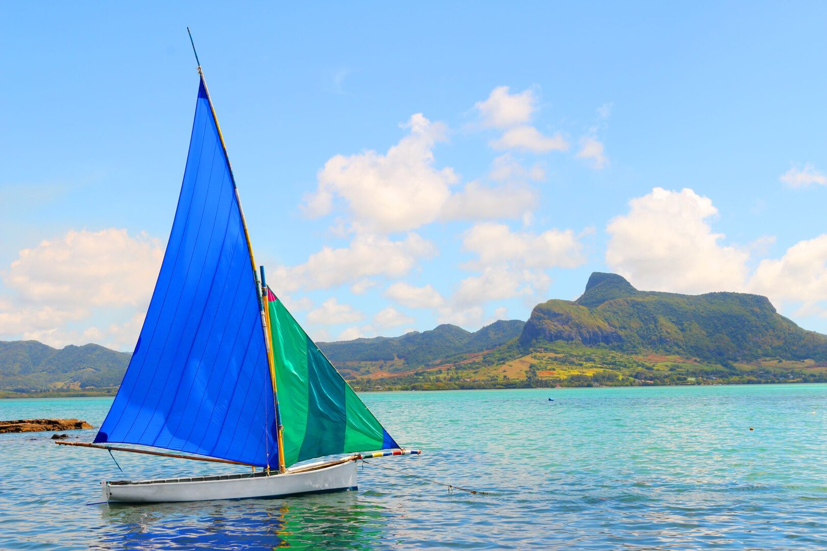 Robinsonnade en pirogue à voile