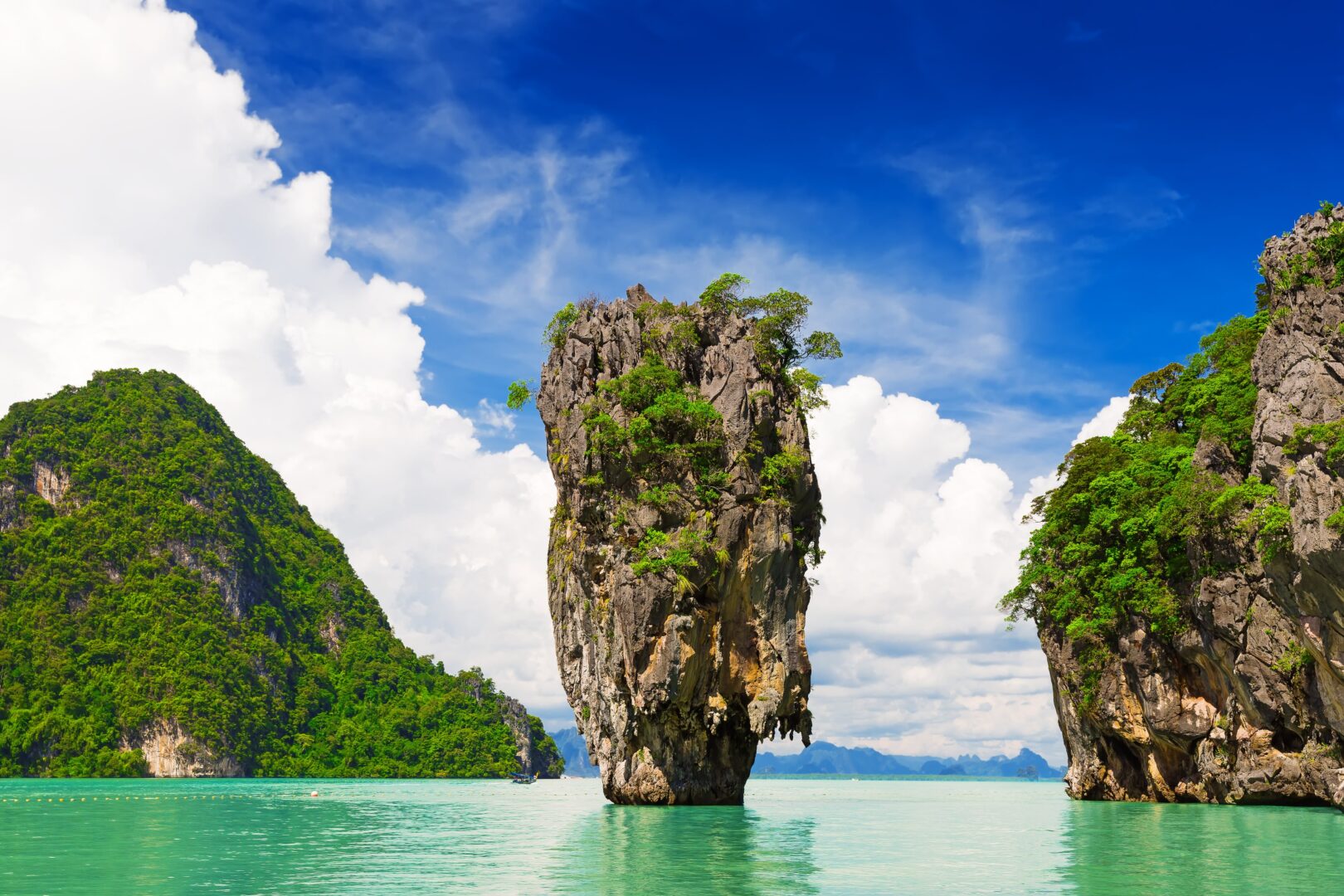 Vue aerienne sur la baie de Phang Nga (en helico) 