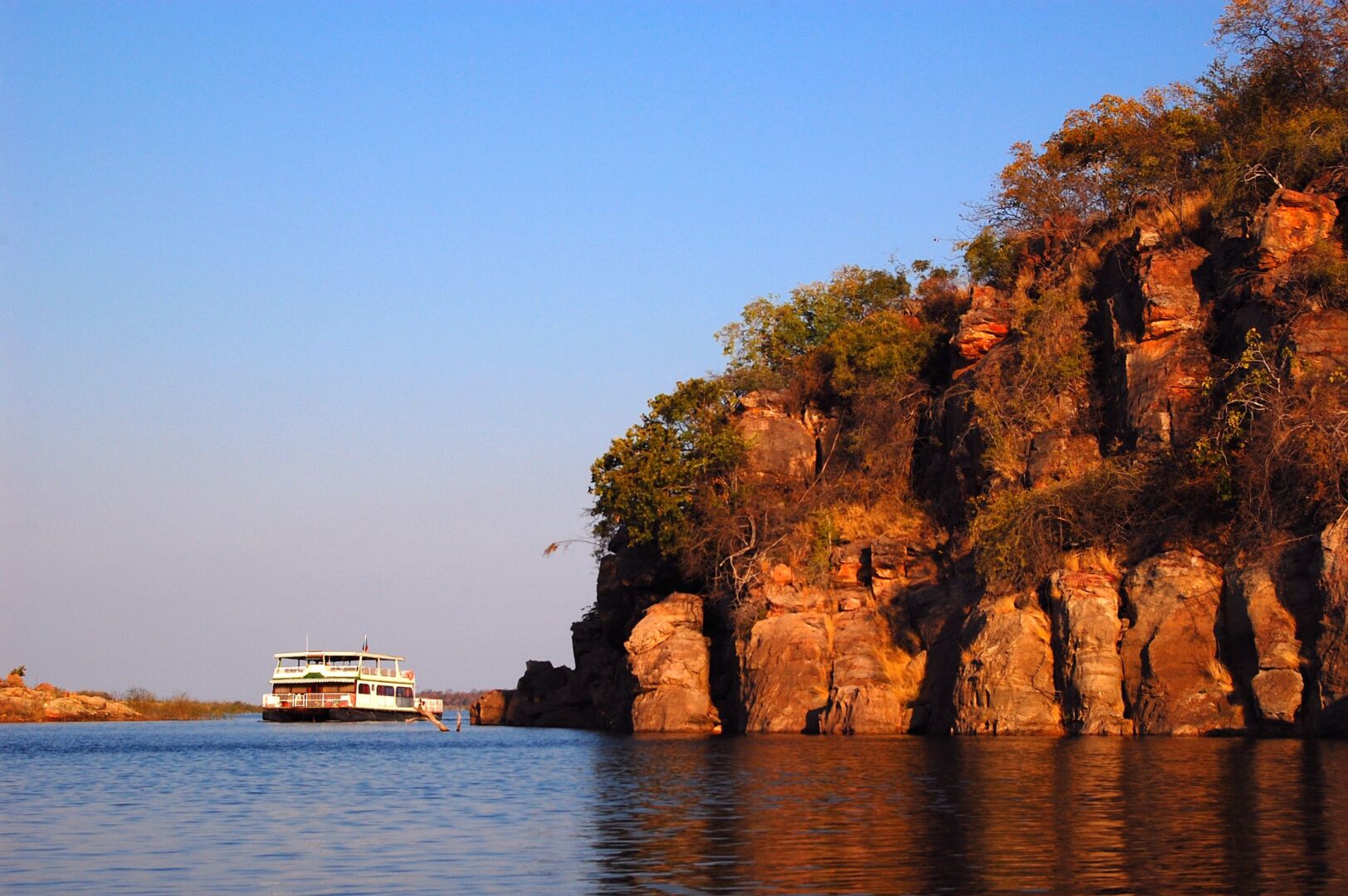 Sur les eaux du lac Kariba
