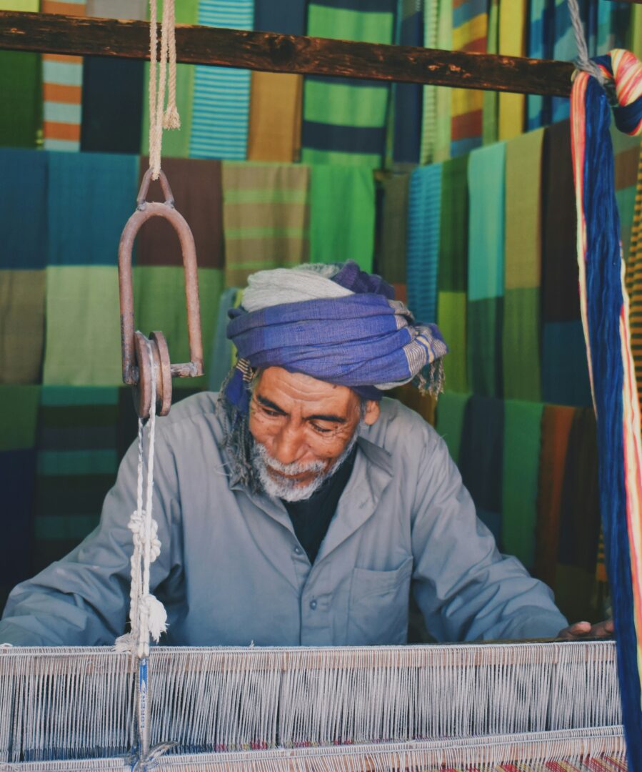 Gizeh : Entre traditions architecturales et tissages vivants