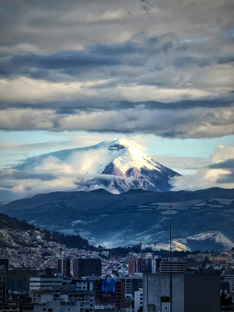 Santa Cruz - Quito : Crépuscule équatorien