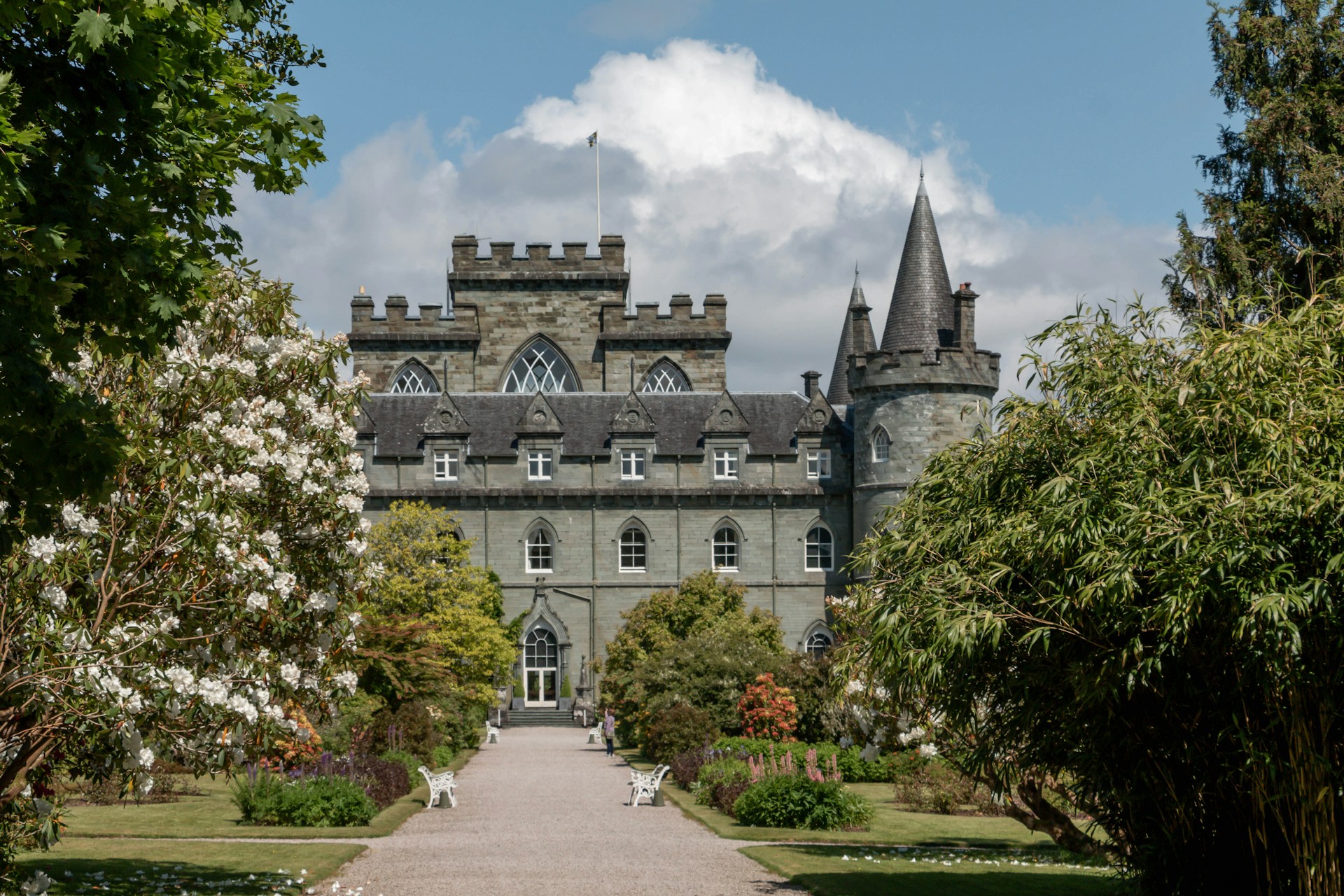 Inveraray Castle, élégance écossaise au bord du loch avec Continents Insolites