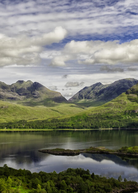 Upper Loch Torridon dans les Highlands du nord-ouest de l'Écosse