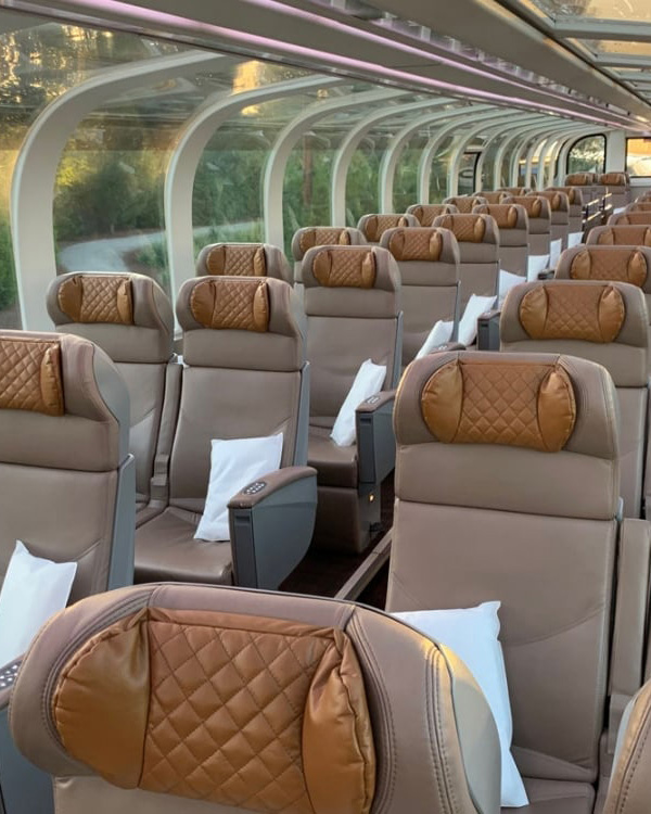 A bord du train rocky mountaineer lors d'un voyage au Canada