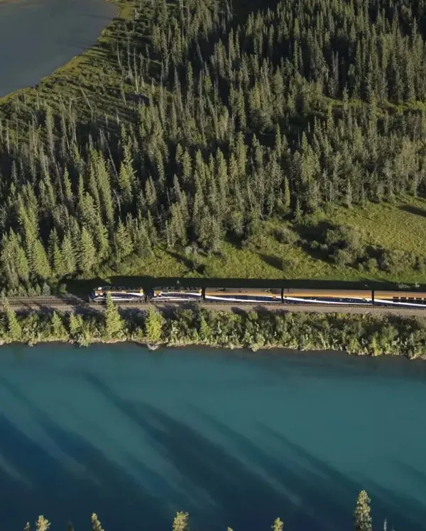 A bord du train rocky mountaineer lors d'un voyage au Canada