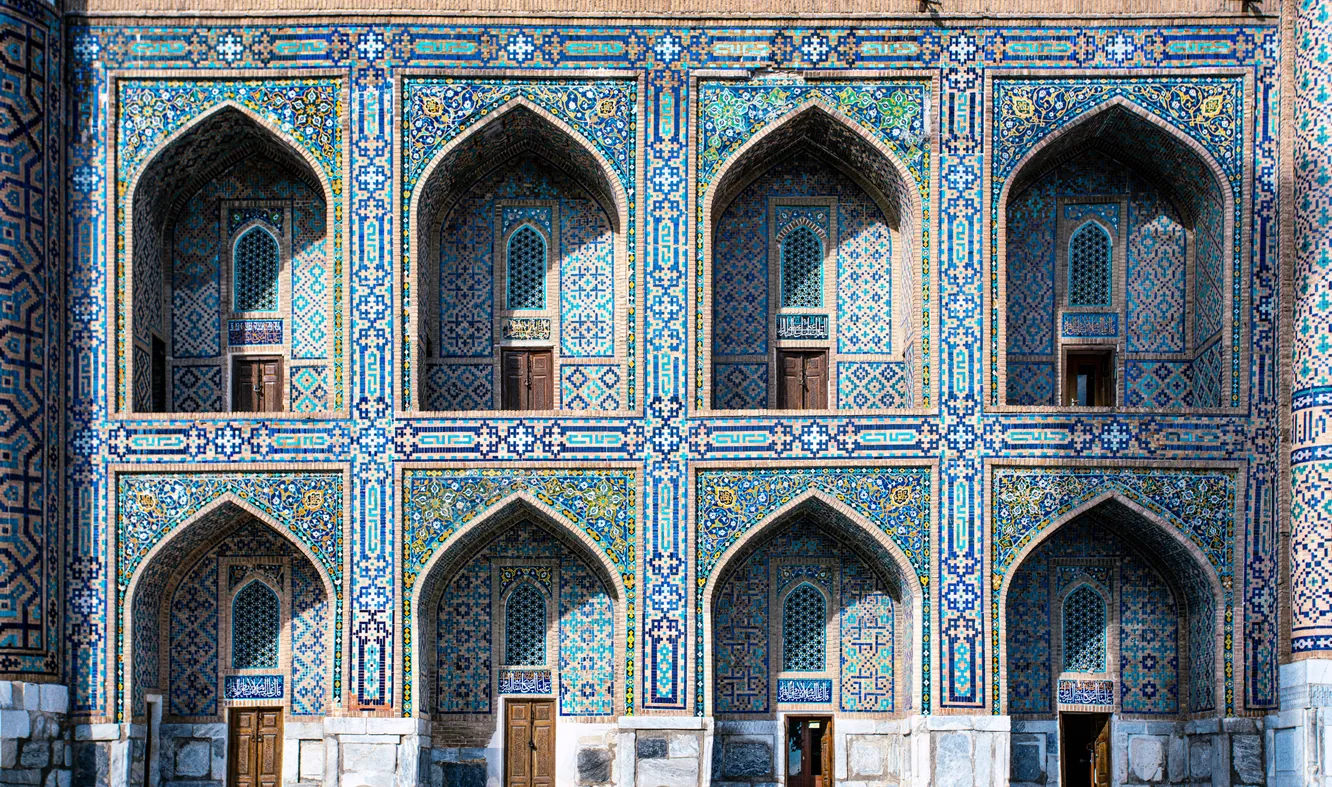 Façade extérieure de la madrasa Registan. Samarcande, Ouzbékistan