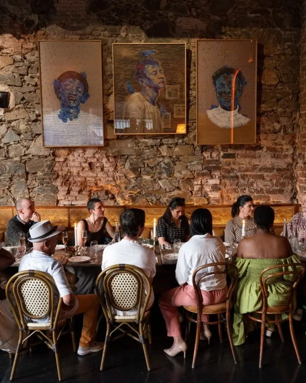 Repas d'artistes dans un restaurant de Cape Town en Afrique du Sud