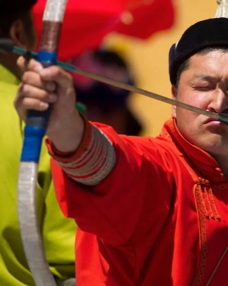 Archer au Naadam Festival de Mongolie