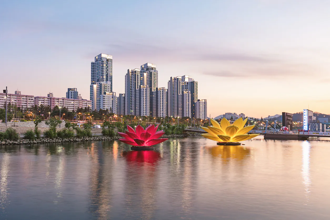 Seoul Cityscape Riverside Banpo Hangang at Twilight South Korea