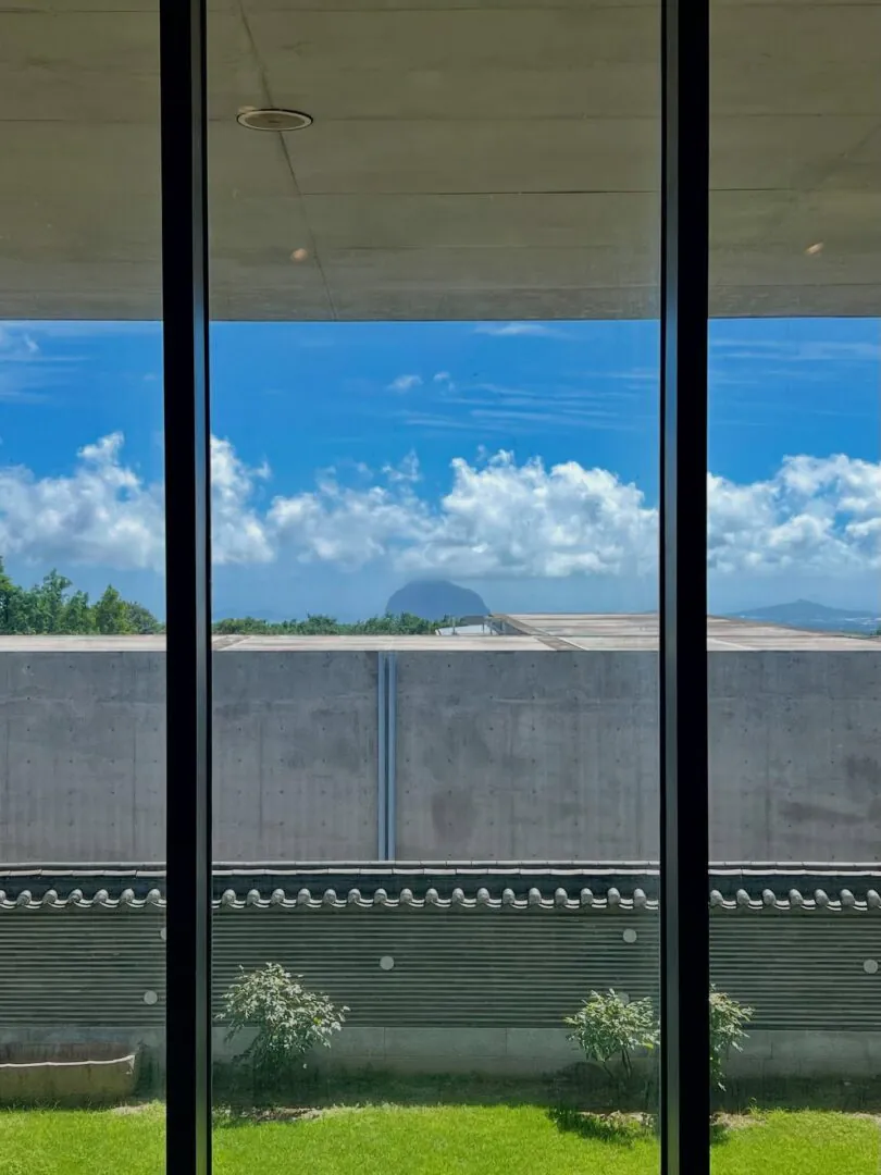 Jeju – Marche volcanique et architectures en dialogue