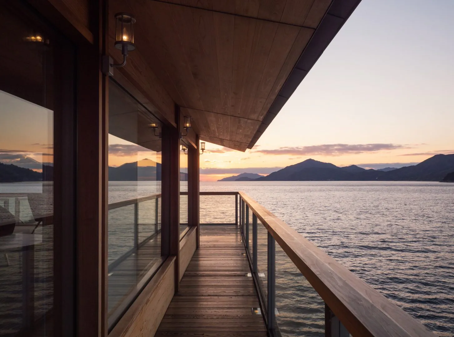 Des Alpes japonaises à la mer intérieure : art, temples et parenthèse flottante