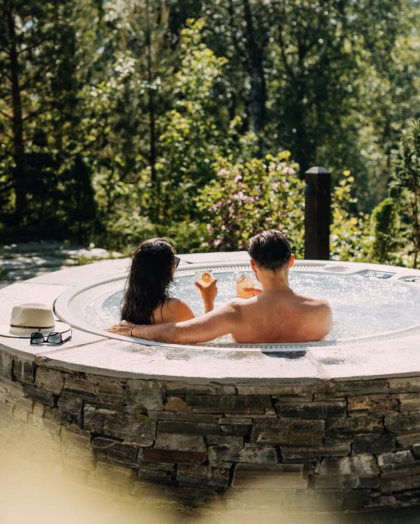 Où partir cet été sans aller loin, entre nature, design et grand air ?