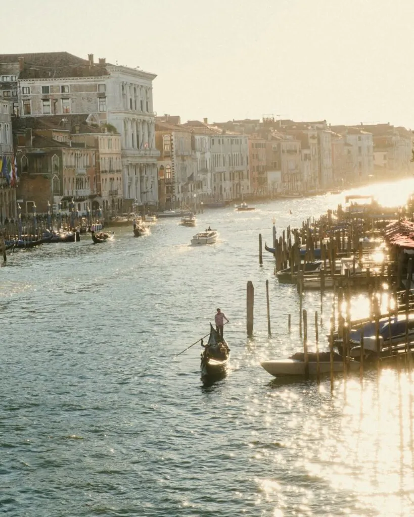 Voyage à bord du Venice Simplon-Orient-Express : une échappée entre art du voyage et Biennale de Venise
